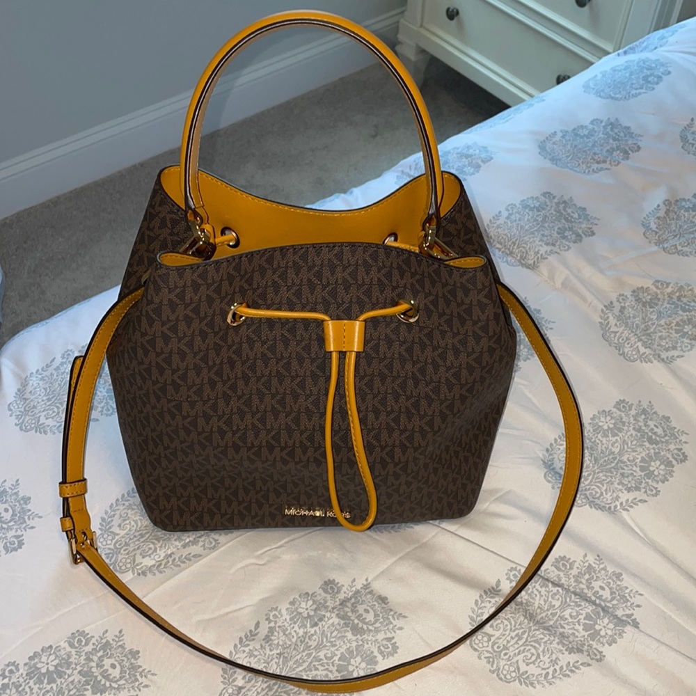 Michael Kors cross body/shoulder bag.